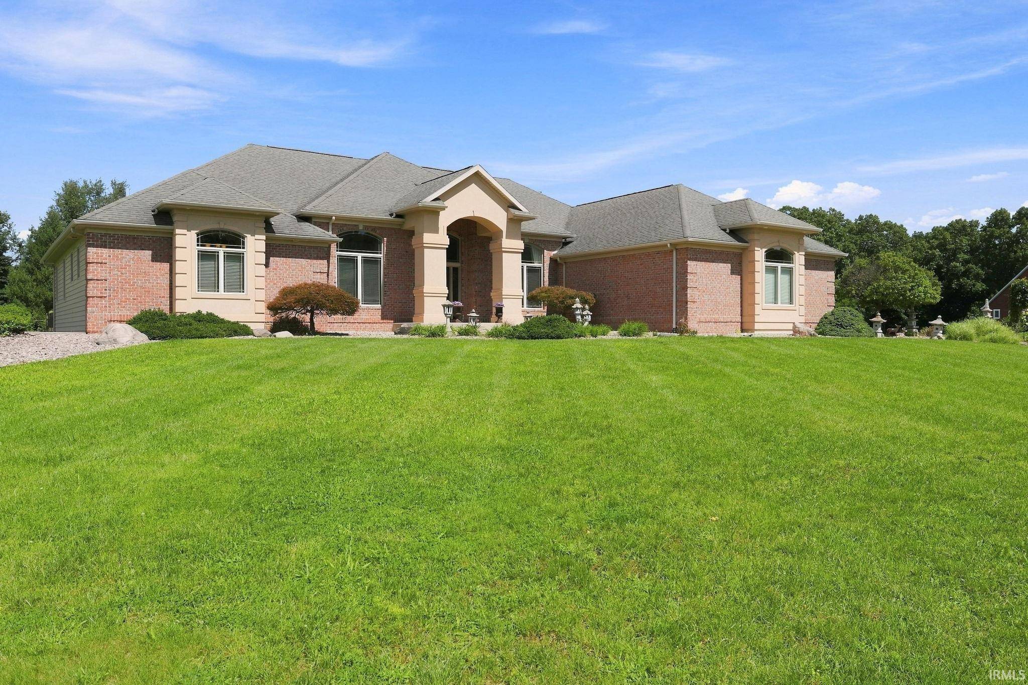 29675 Lakefield CT, Elkhart, IN 46514-9438
