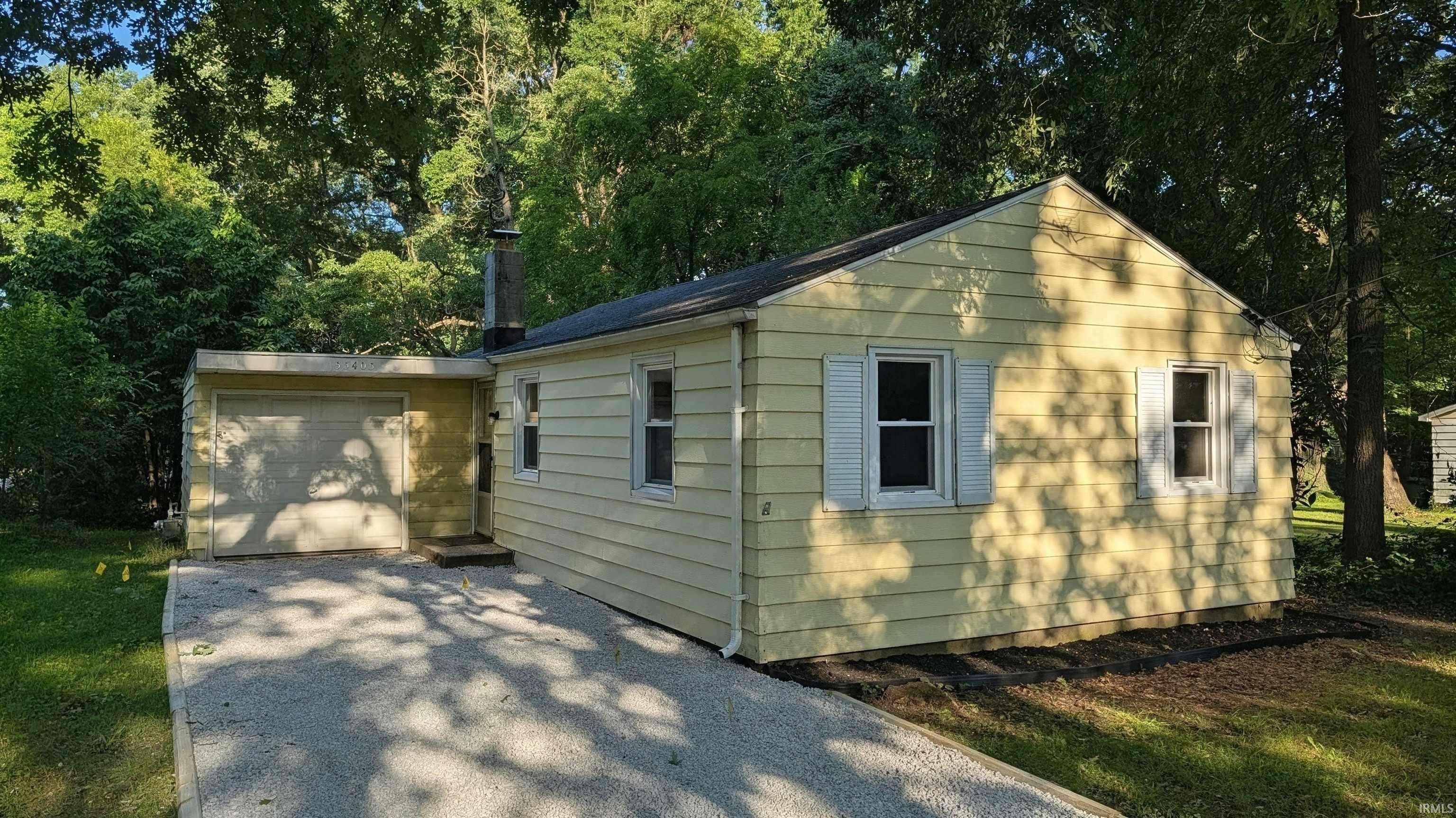 55405 Glenn RD, South Bend, IN 46628