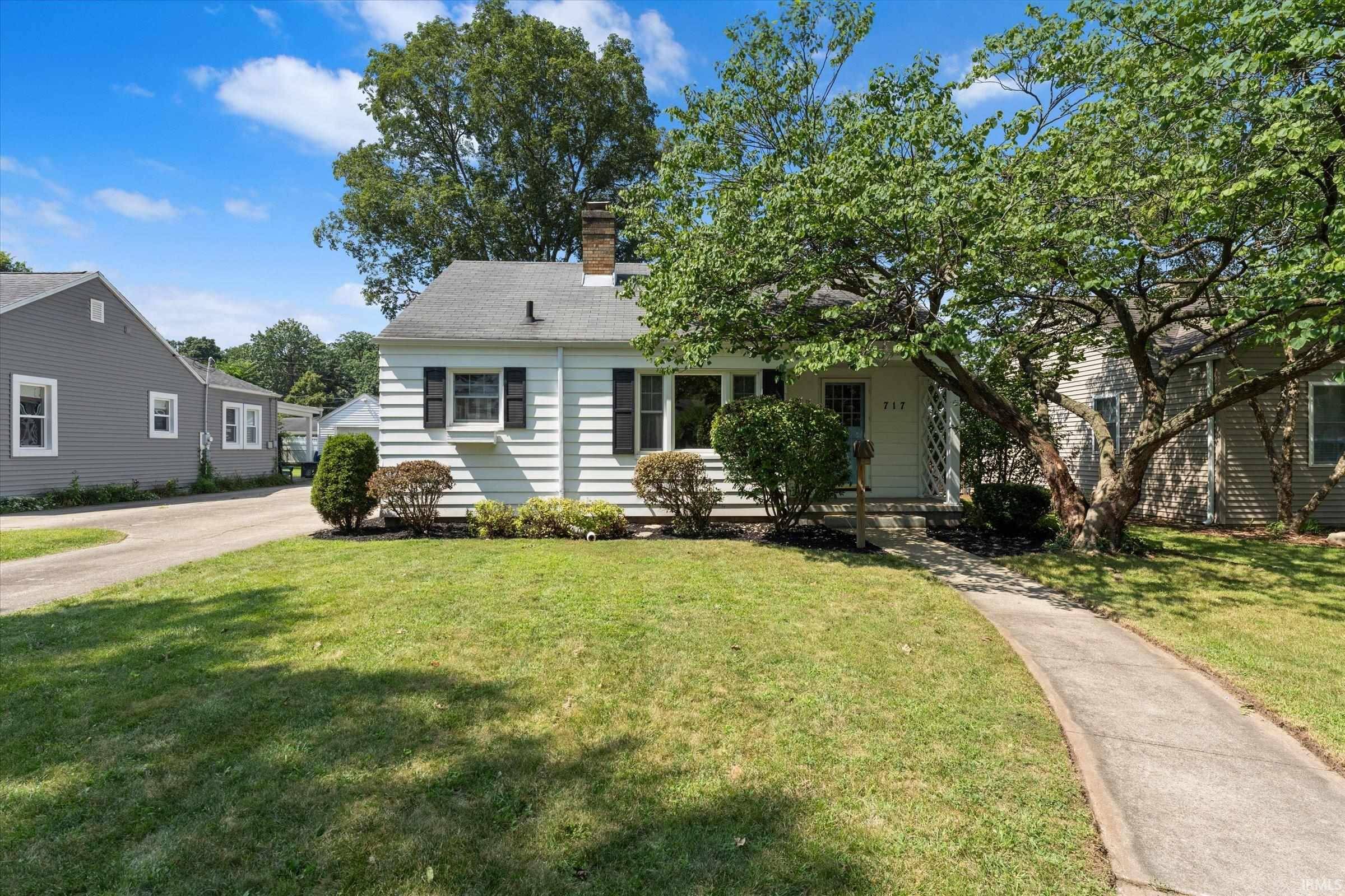 717 Northwood DR, South Bend, IN 46617-2232