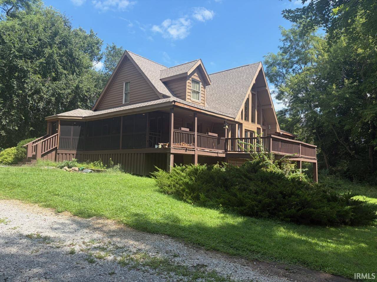 18440 12Th RD, Plymouth, IN 46563-9129