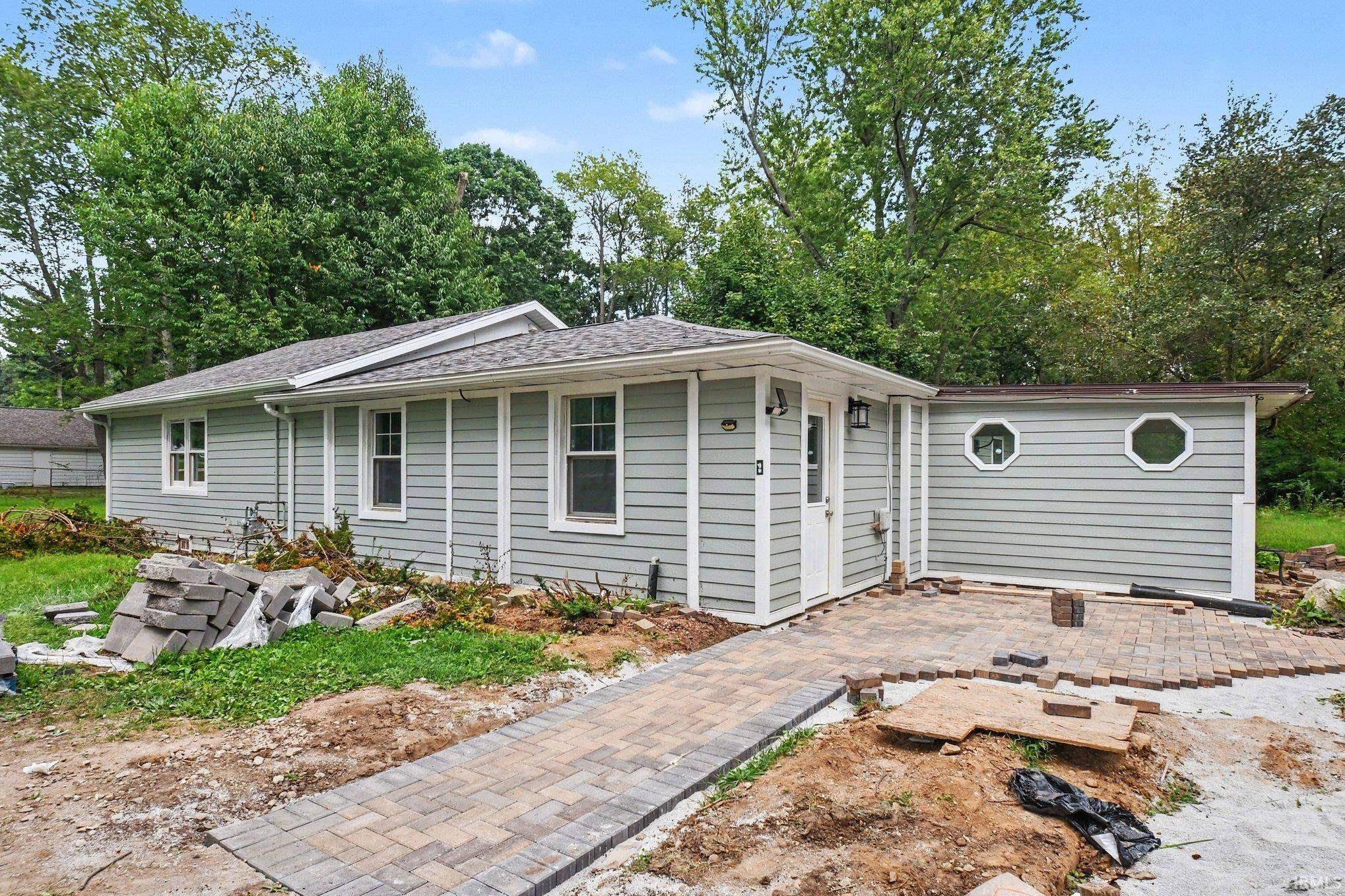 52776 Shellbark AVE, South Bend, IN 46628-4085
