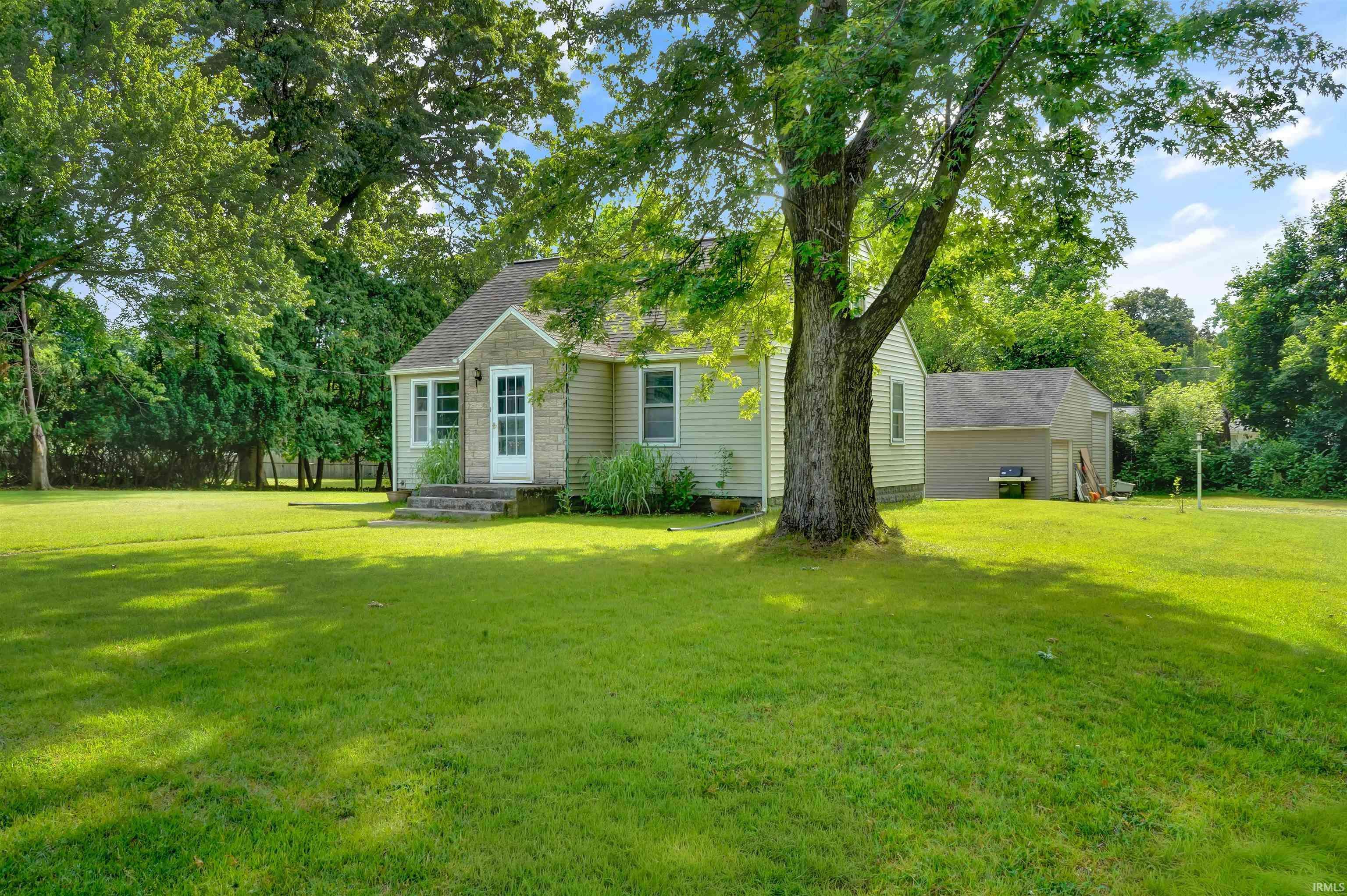 52395 Leland AVE, South Bend, IN 46637-3130