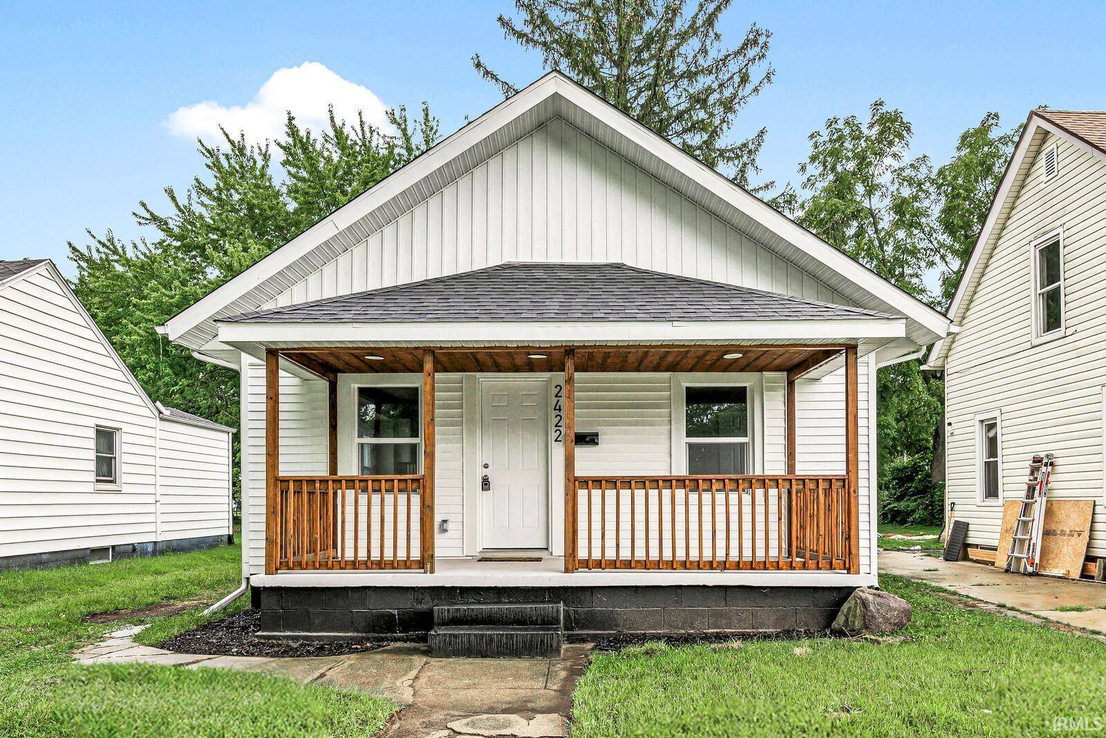 2422 Kenwood AVE, South Bend, IN 46628