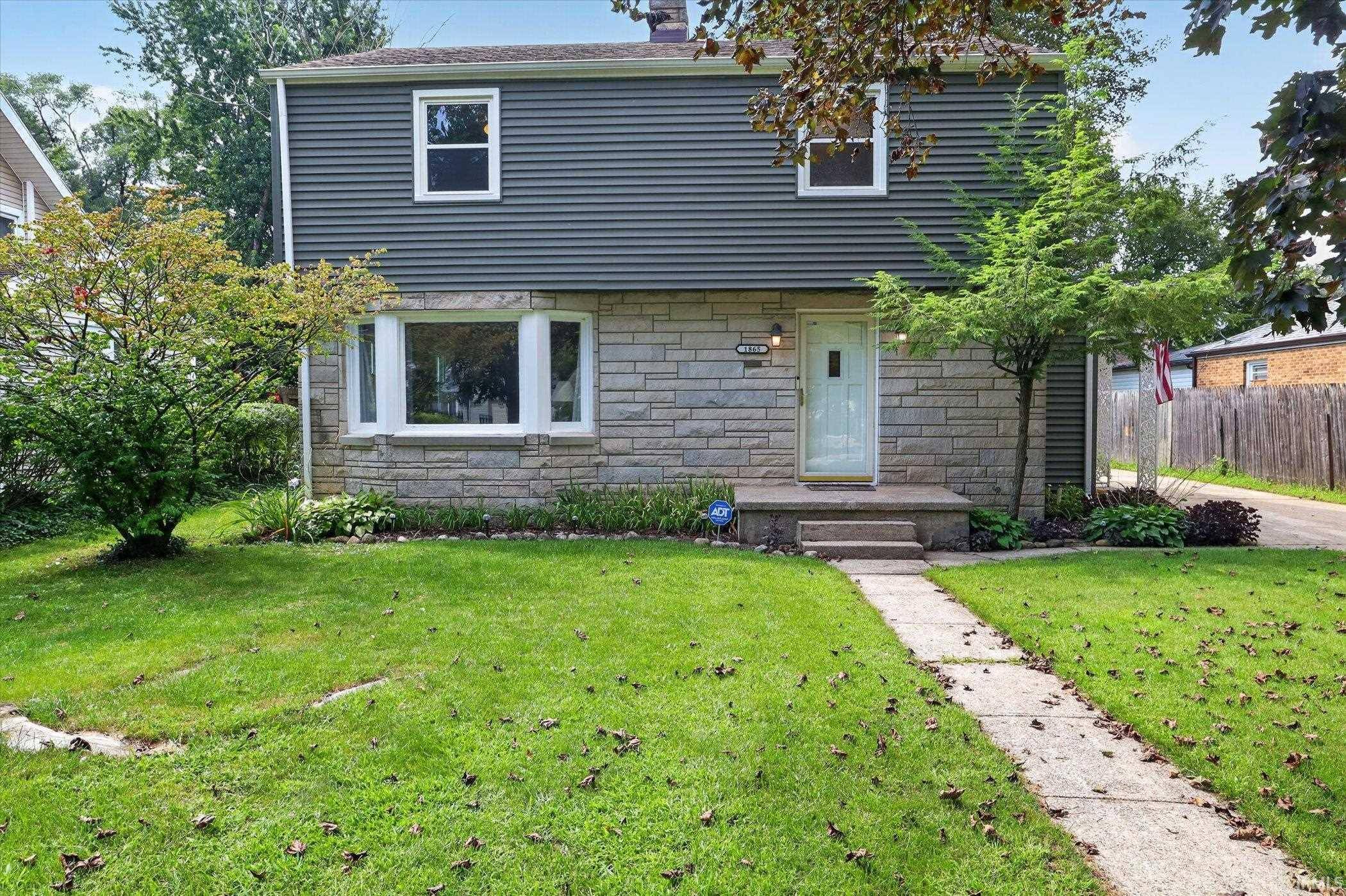 1865 College ST, South Bend, IN 46628