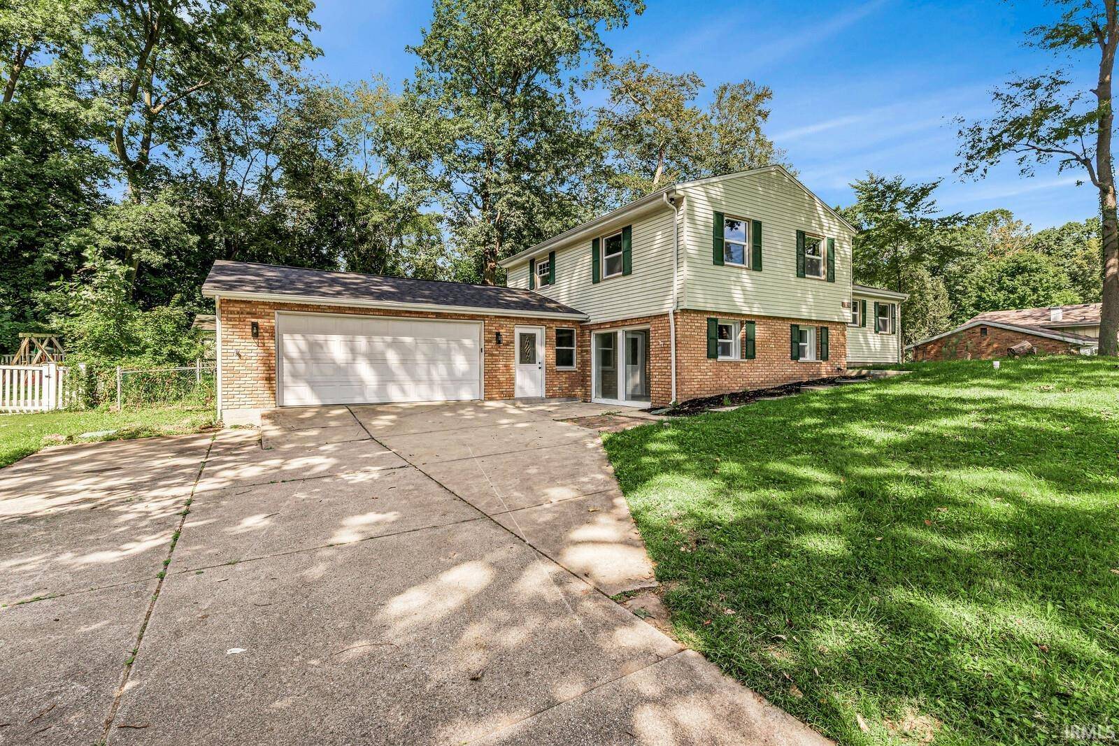 60195 Emerald DR, South Bend, IN 46614