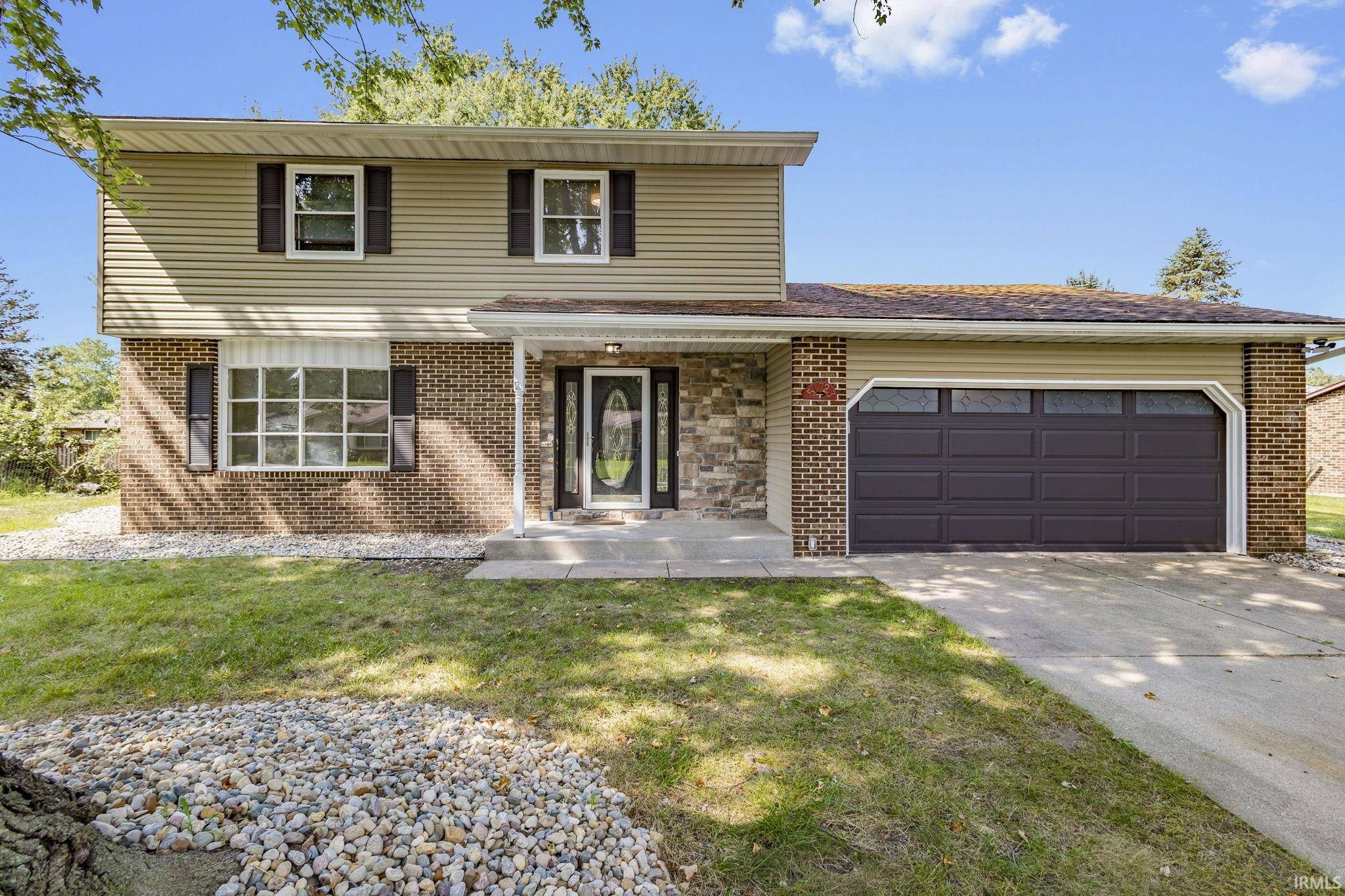 51723 E Gatehouse DR, South Bend, IN 46637