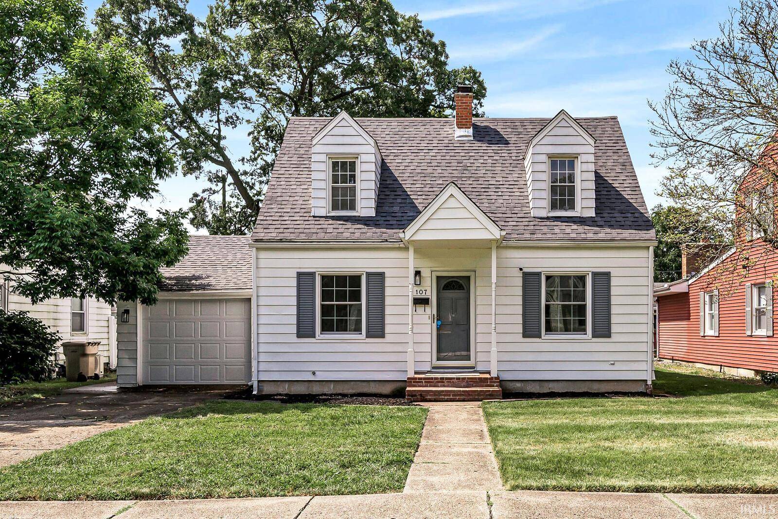 107 S Coquillard DR, South Bend, IN 46617