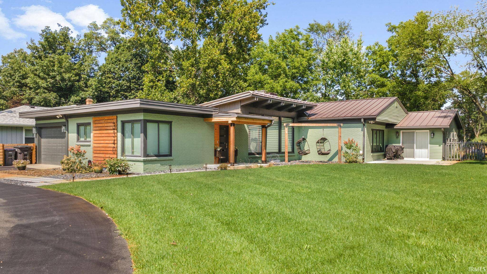 3340 Greenleaf BLVD, Elkhart, IN 46514