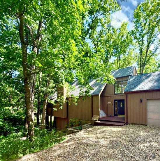 1309 Wildwood LN, Mahomet, IL 61853