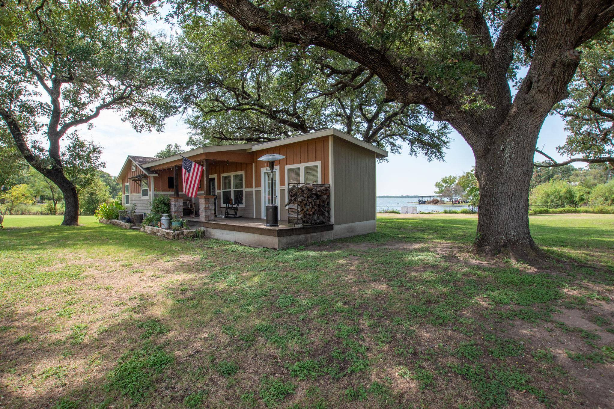 510 County Road 221, Tow, TX 78672