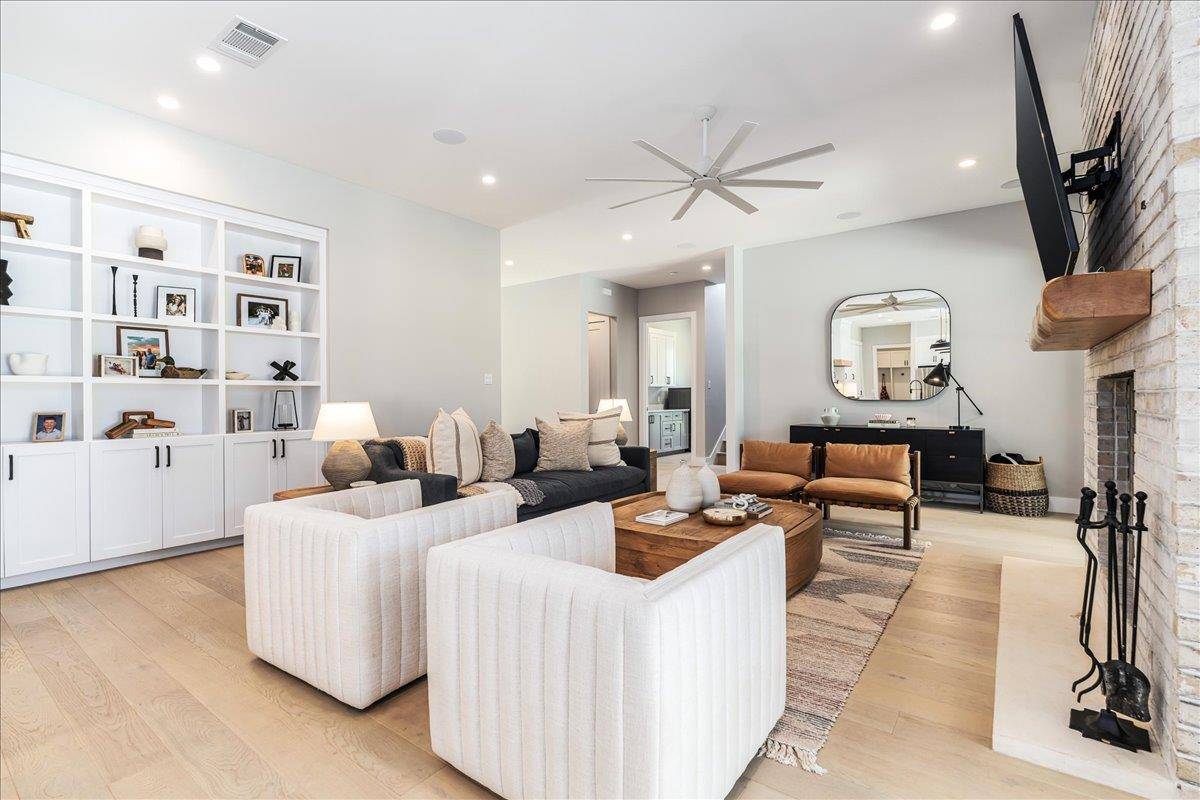 9600 Stratus DR, Dripping Springs, TX 78620
