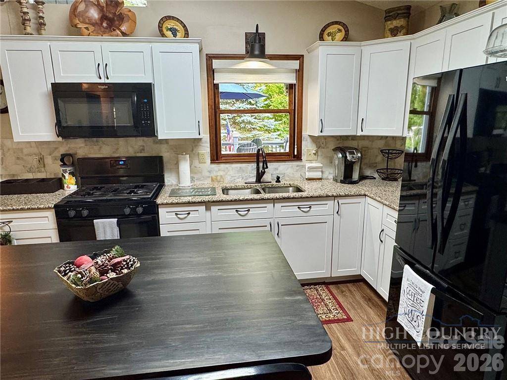 76 Whispering Pine LOOP, Newland, NC 28657
