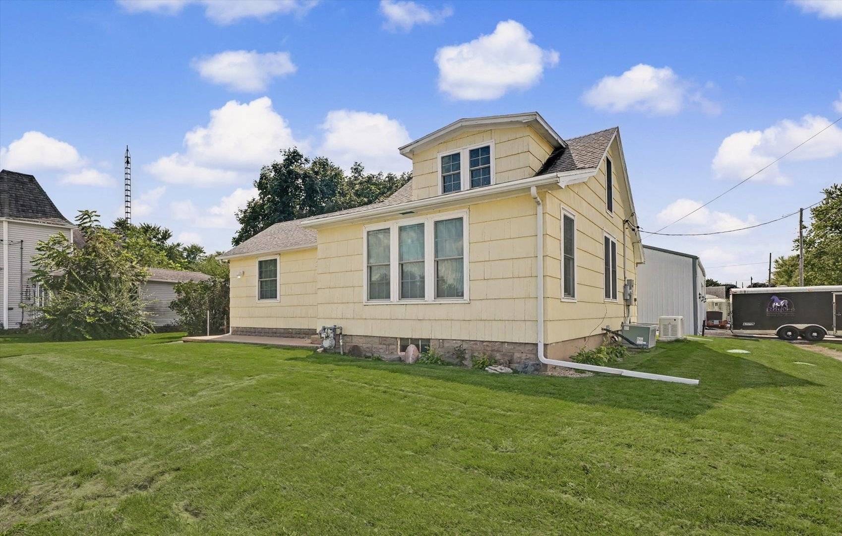 201 S Main ST, Elliott, IL 60933