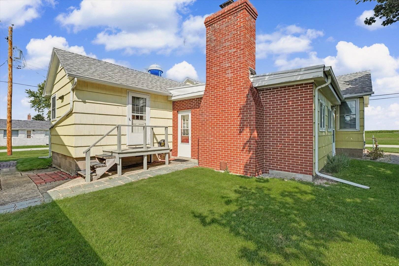 201 S Main ST, Elliott, IL 60933