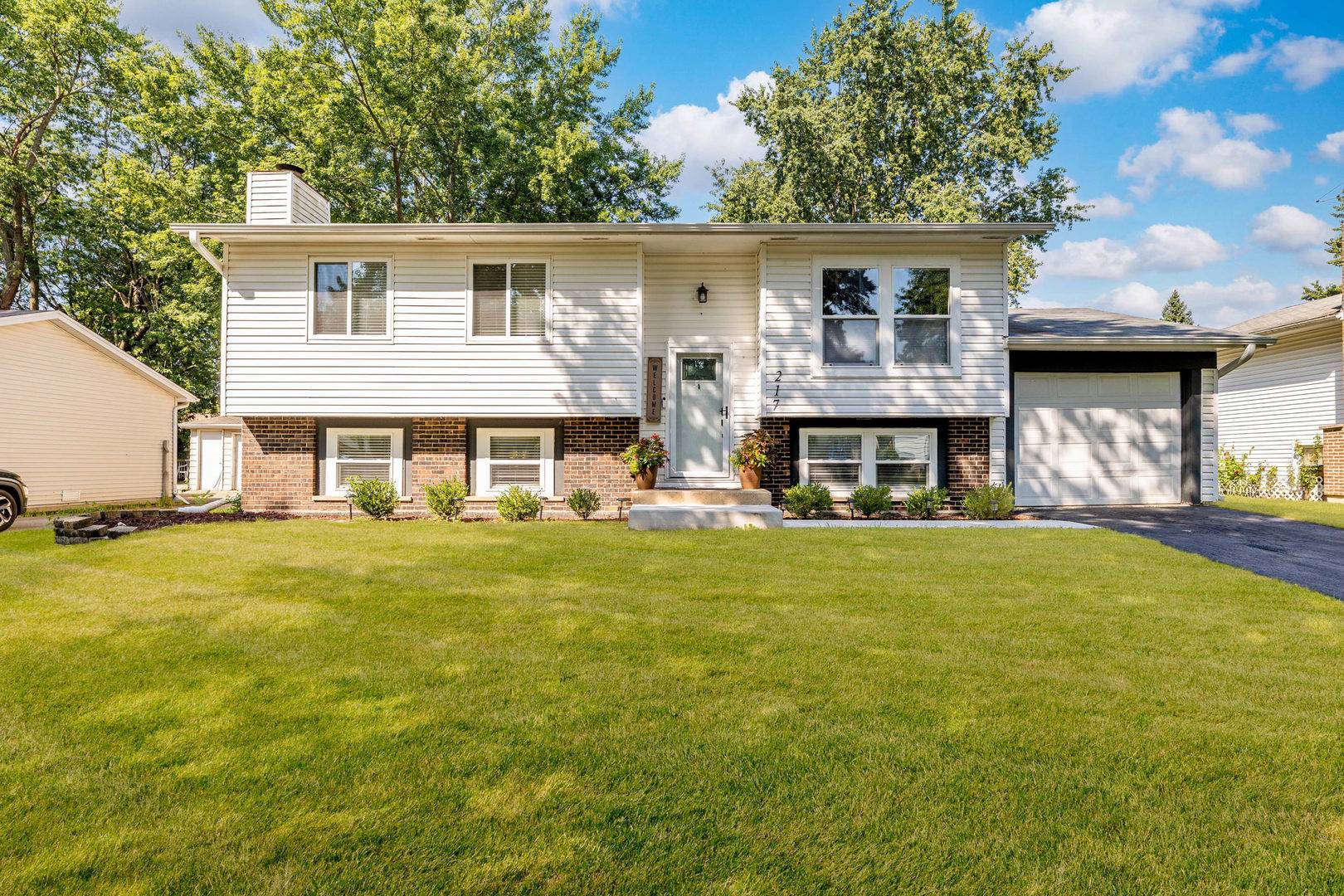 217 Butternut DR, Bolingbrook, IL 60440