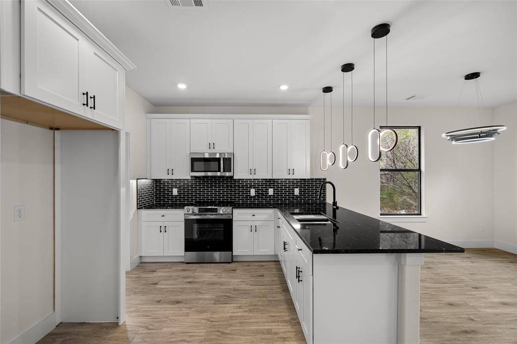 2203 Christine Drive, Granbury, TX 76048