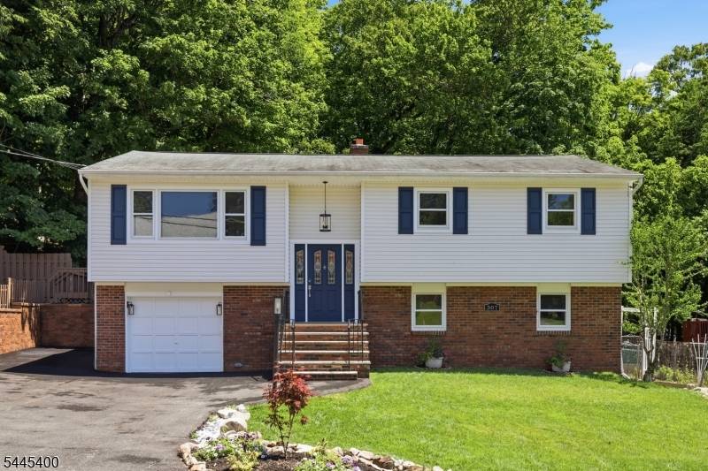 307 Nariticong Ave, Hopatcong Boro, NJ 07843