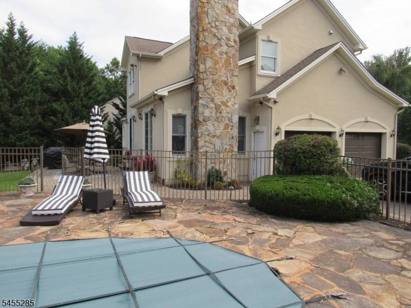 5 Pilgrim Ct, Cedar Grove Twp., NJ 07009