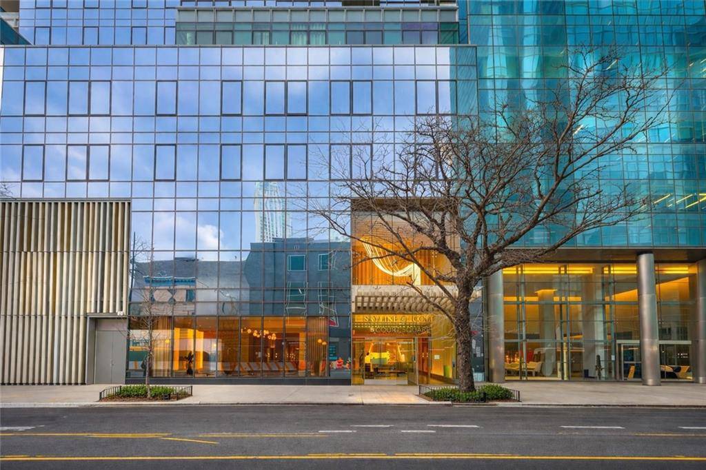 3 Court SQ #5411, Long Island City, NY 11101