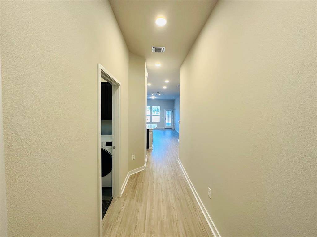 1304 Limelight LN, Pflugerville, TX 78660