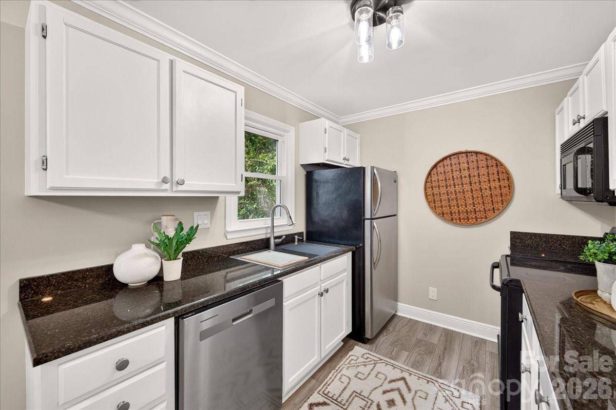 430 Queens RD #221, Charlotte, NC 28207
