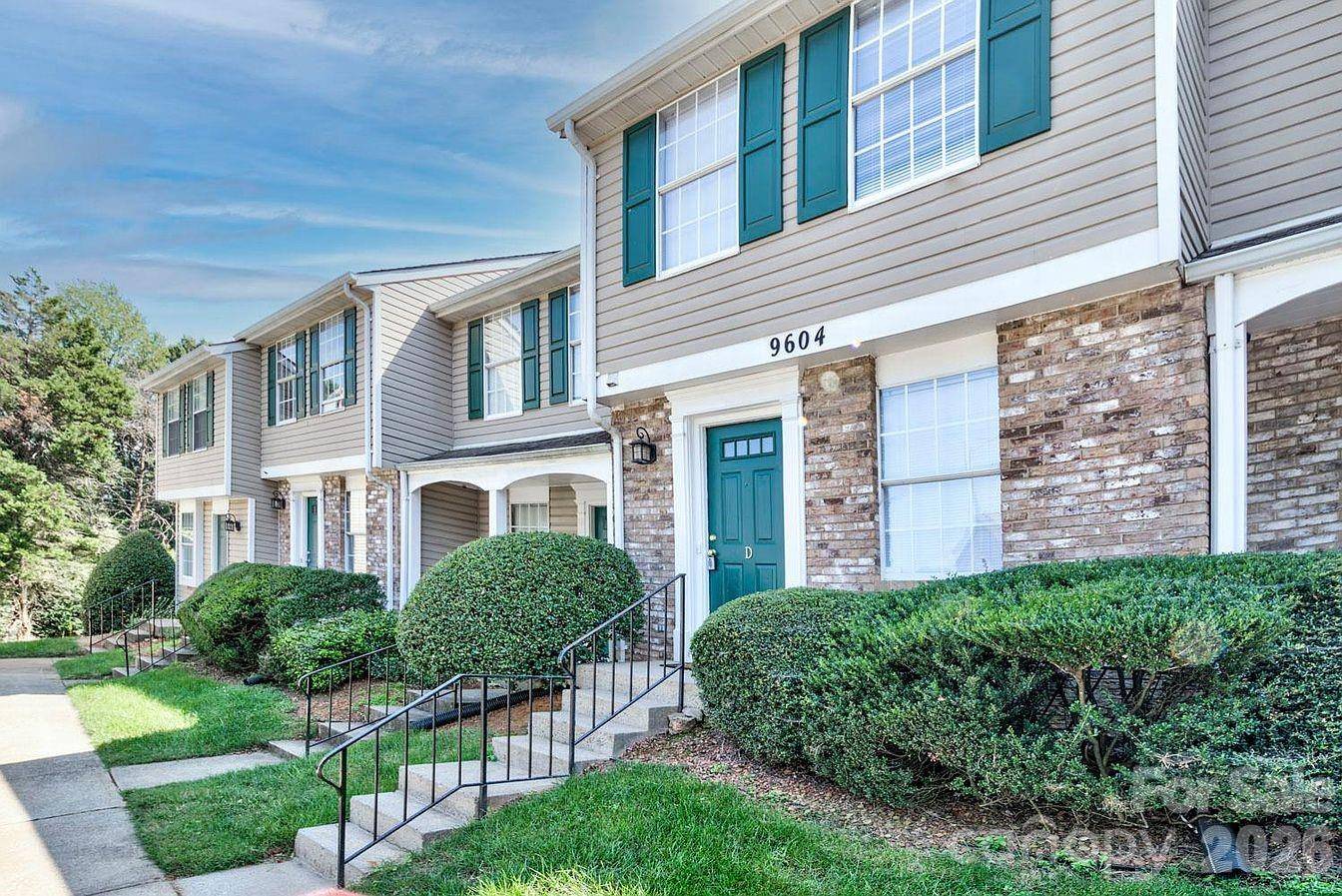 9604 Vinca CIR, Charlotte, NC 28213