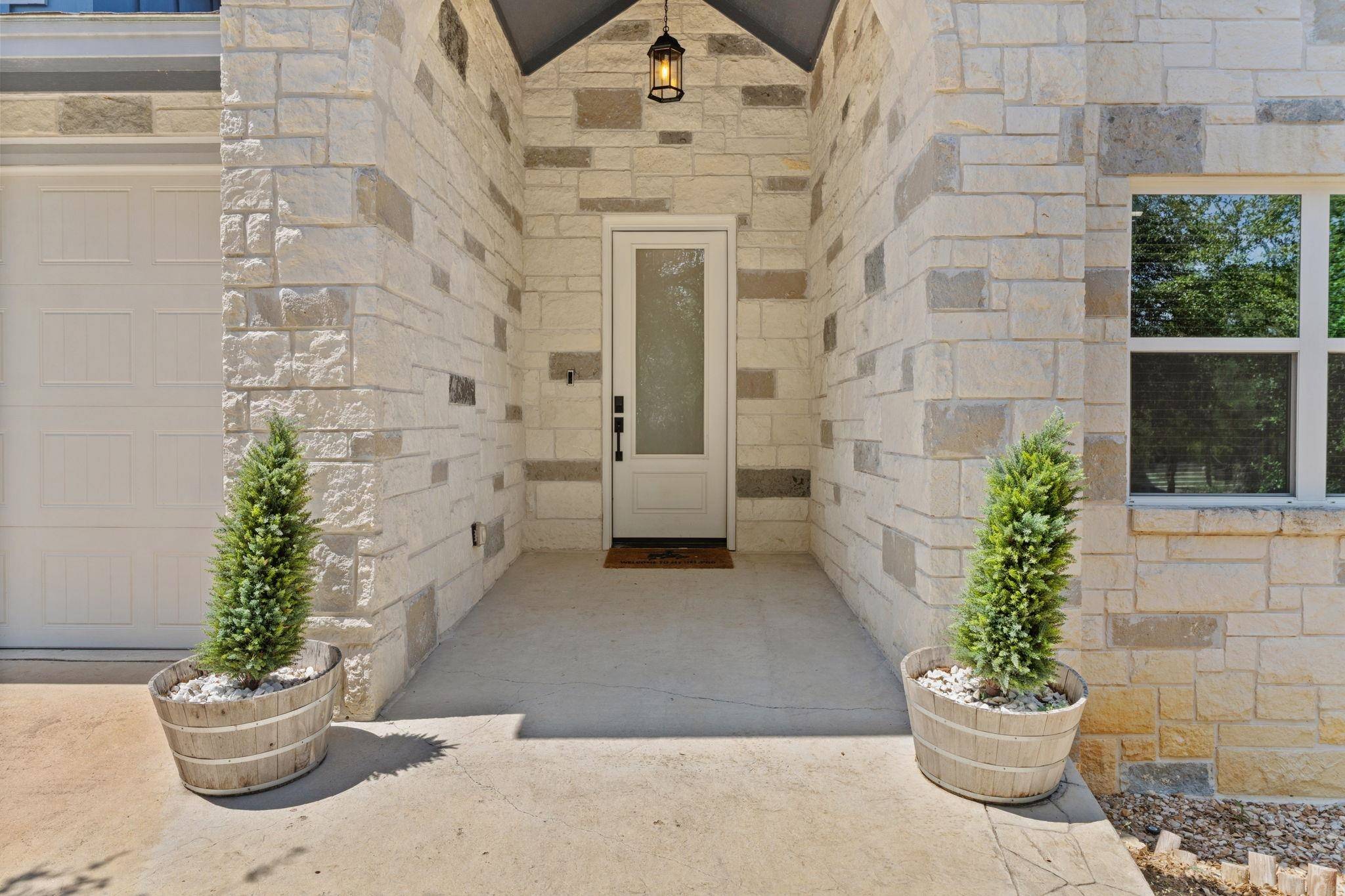 504 Queens WAY, Cottonwood Shores, TX 78657
