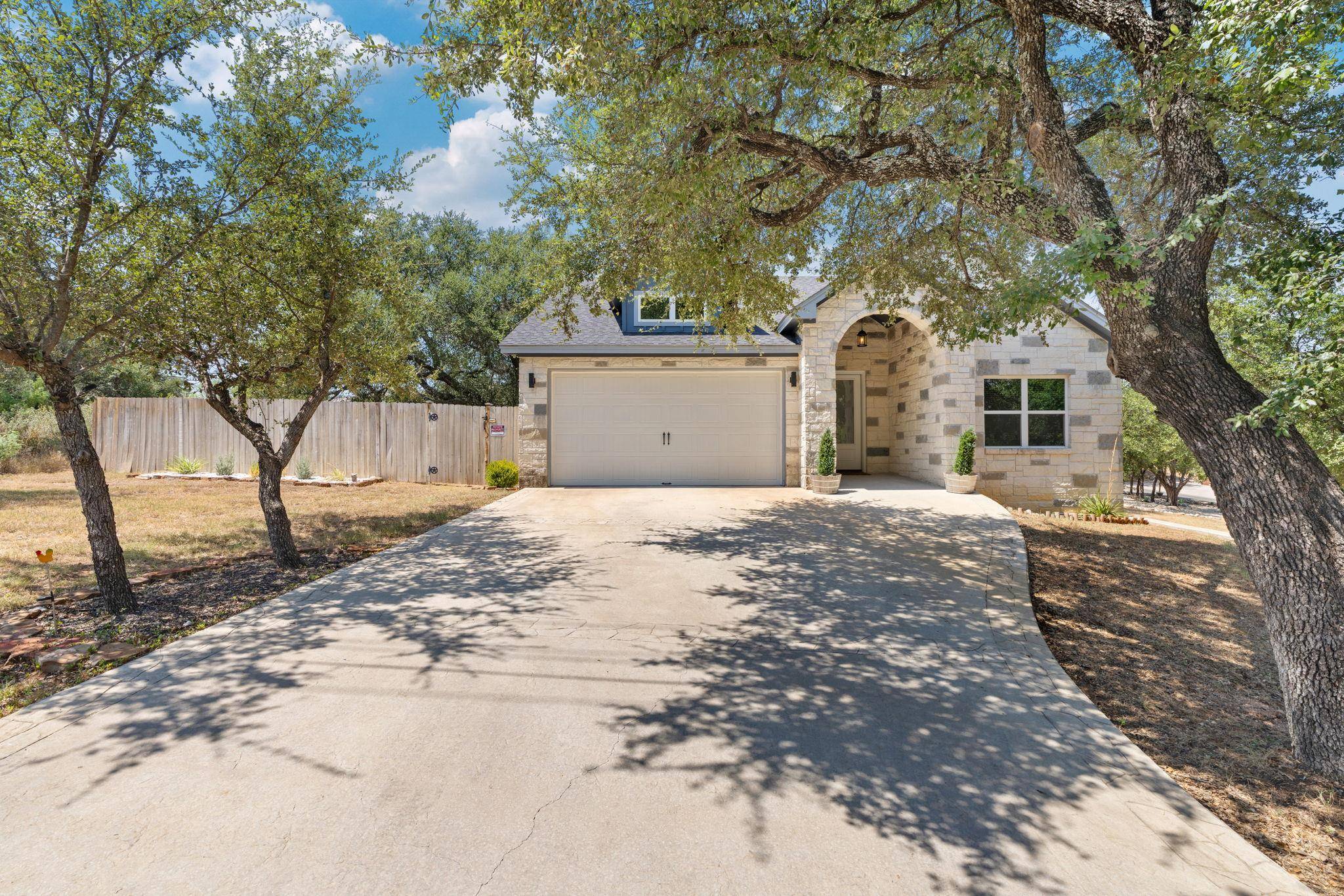 504 Queens WAY, Cottonwood Shores, TX 78657