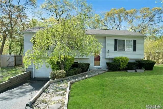 16 Prince ST, Patchogue, NY 11772