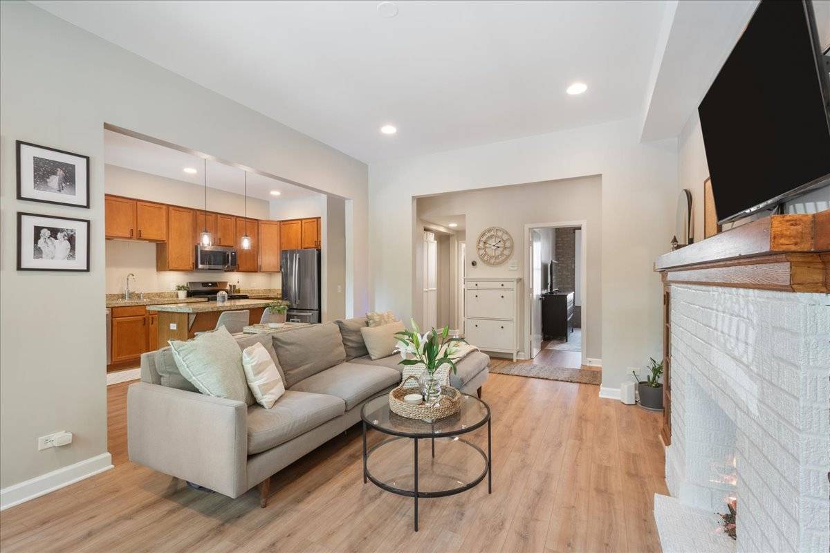 1846 W Berteau AVE #1, Chicago, IL 60613