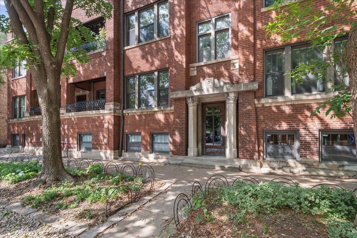 1846 W Berteau AVE #1, Chicago, IL 60613