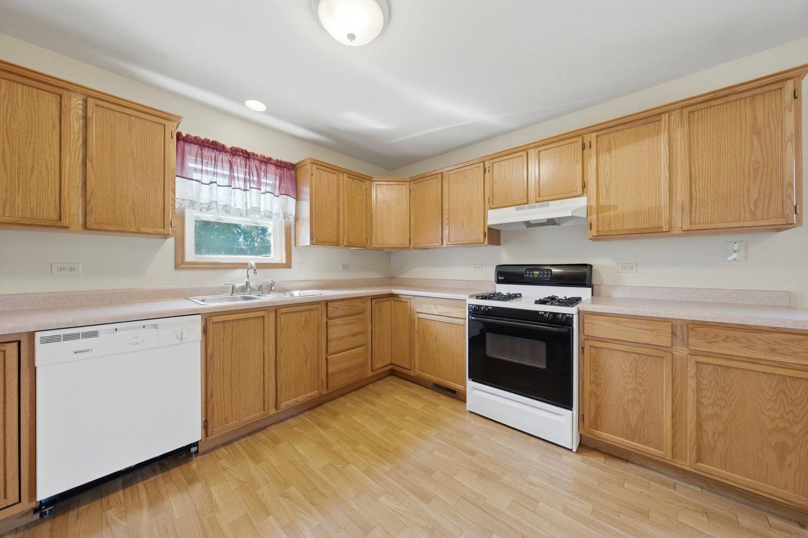 3136 Butler AVE, Steger, IL 60475