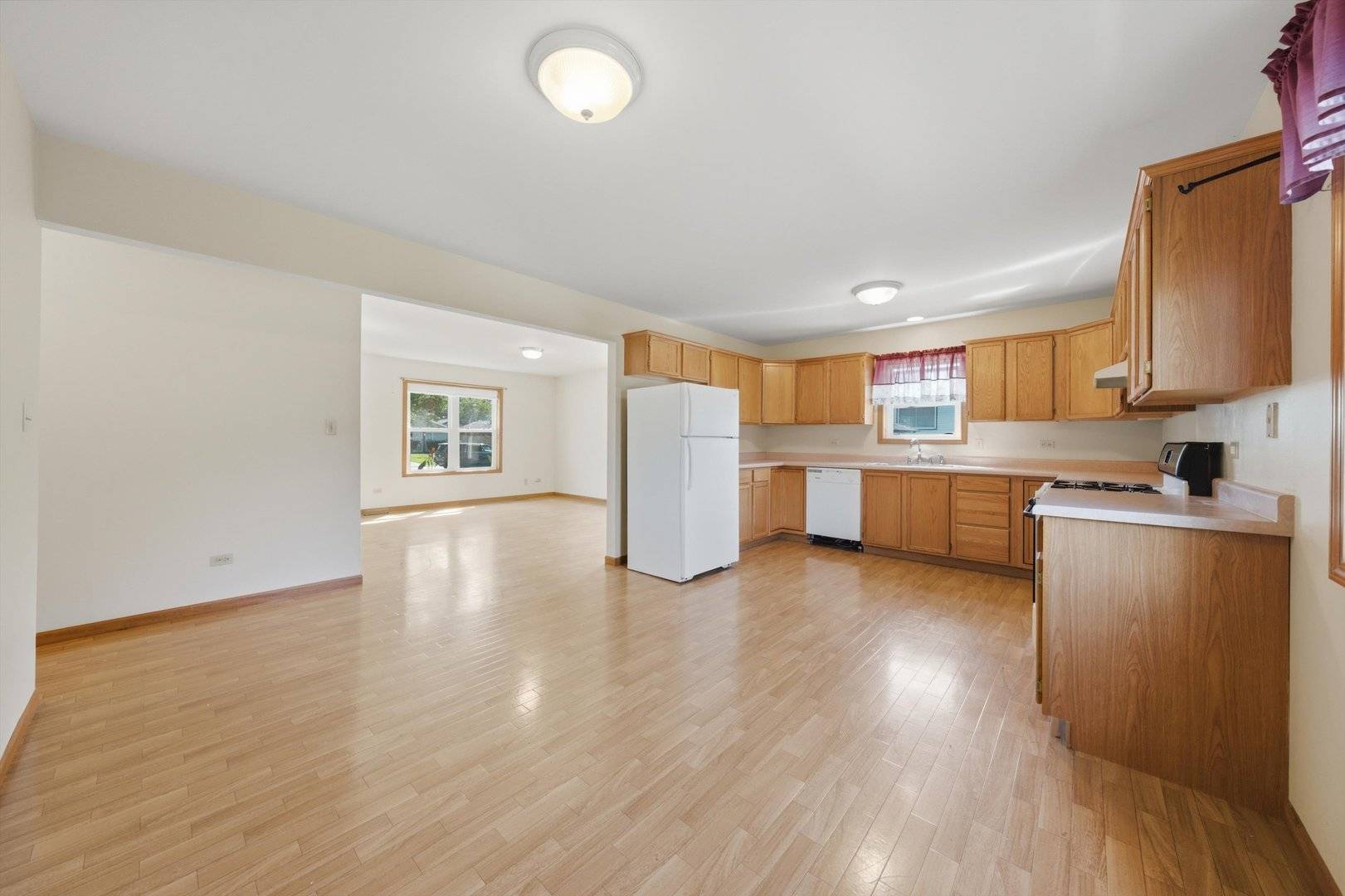 3136 Butler AVE, Steger, IL 60475