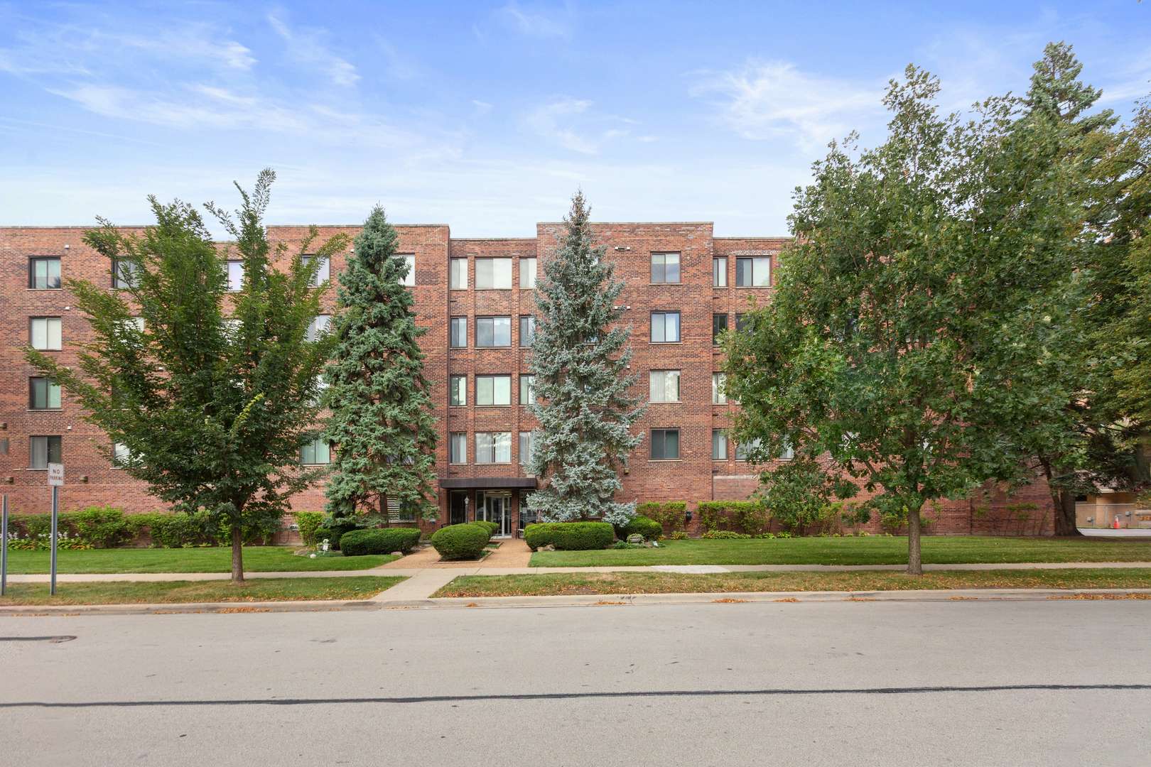 110 S Dunton AVE #2F, Arlington Heights, IL 60005
