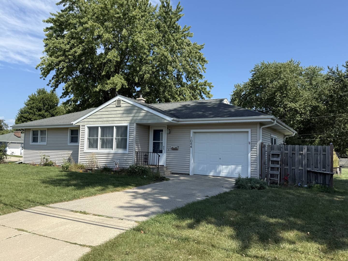 1044 Park AVE, Sycamore, IL 60178