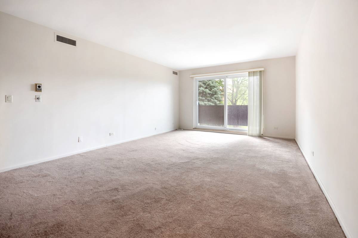 840 Wellington AVE #218, Elk Grove Village, IL 60007