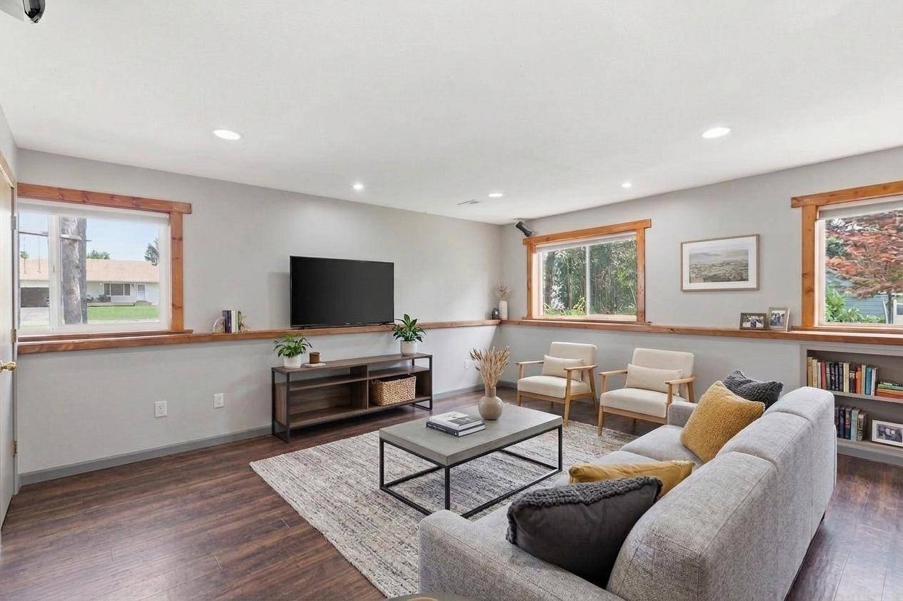 1401 3rd ST S, Princeton, MN 55371