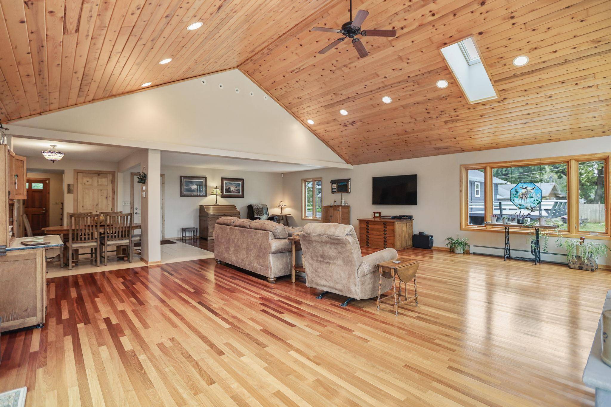 616 8th ST SW, Faribault, MN 55021