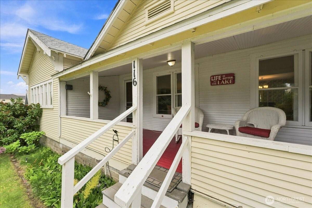 116 E Farnham AVE, Chelan, WA 98816
