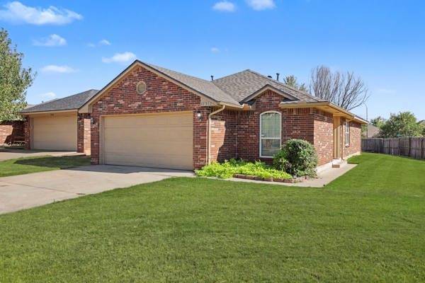 12372 SW 6th ST, Yukon, OK 73099