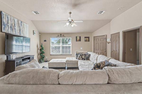 12372 SW 6th ST, Yukon, OK 73099