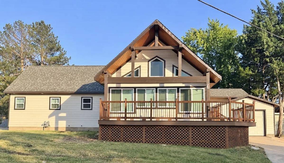 7 Rock Rd., Marion, KS 66861