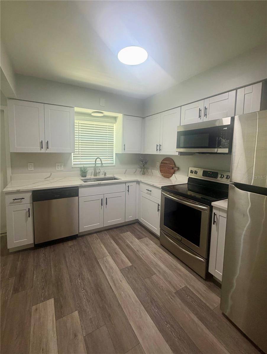 8350 BURGUNDY DR N, Pinellas Park, FL 33781