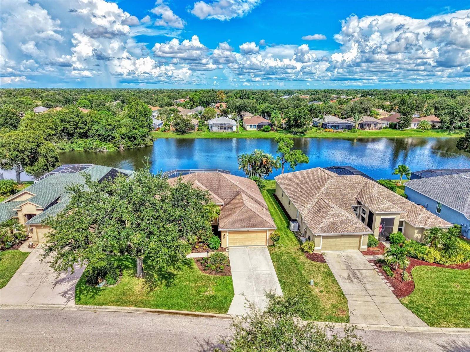 6721 CARLYLE LN, Sarasota, FL 34243