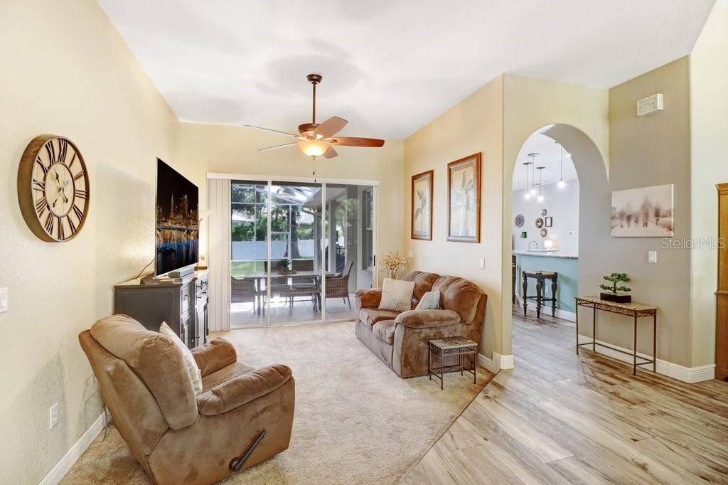 2203 VALRICO FOREST DR, Valrico, FL 33594
