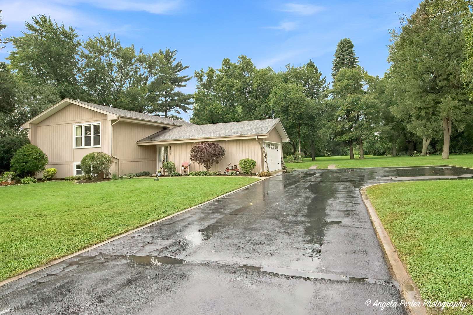 2211 Lamb RD, Woodstock, IL 60098