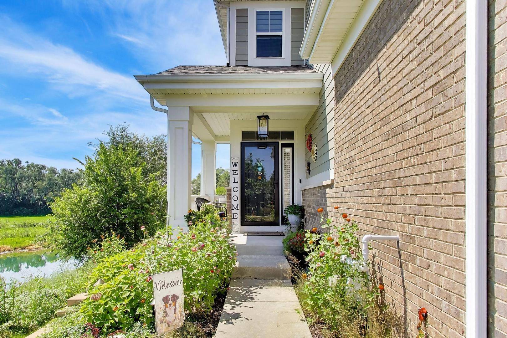 27W187 Breme DR, Warrenville, IL 60555