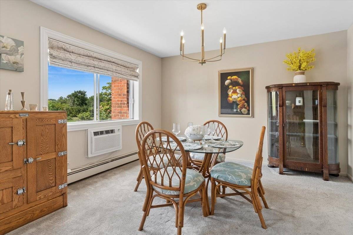 4711 Saint Joseph Creek RD #2G, Lisle, IL 60532