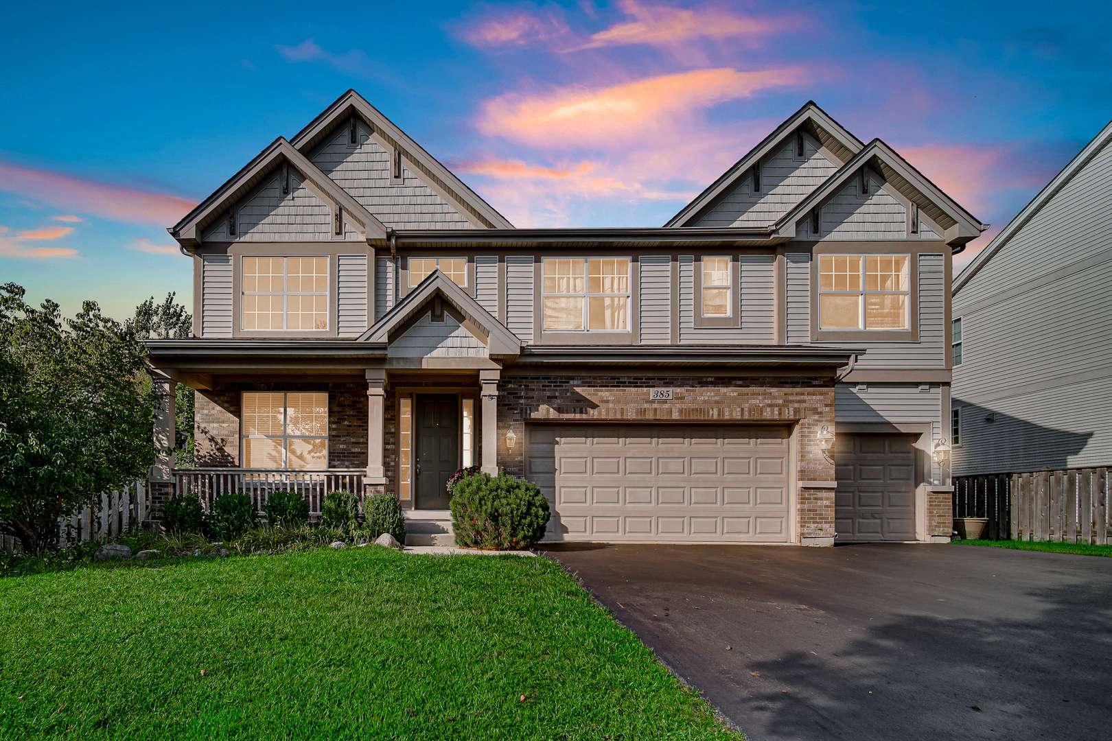 385 Post Oak CIR, West Chicago, IL 60185