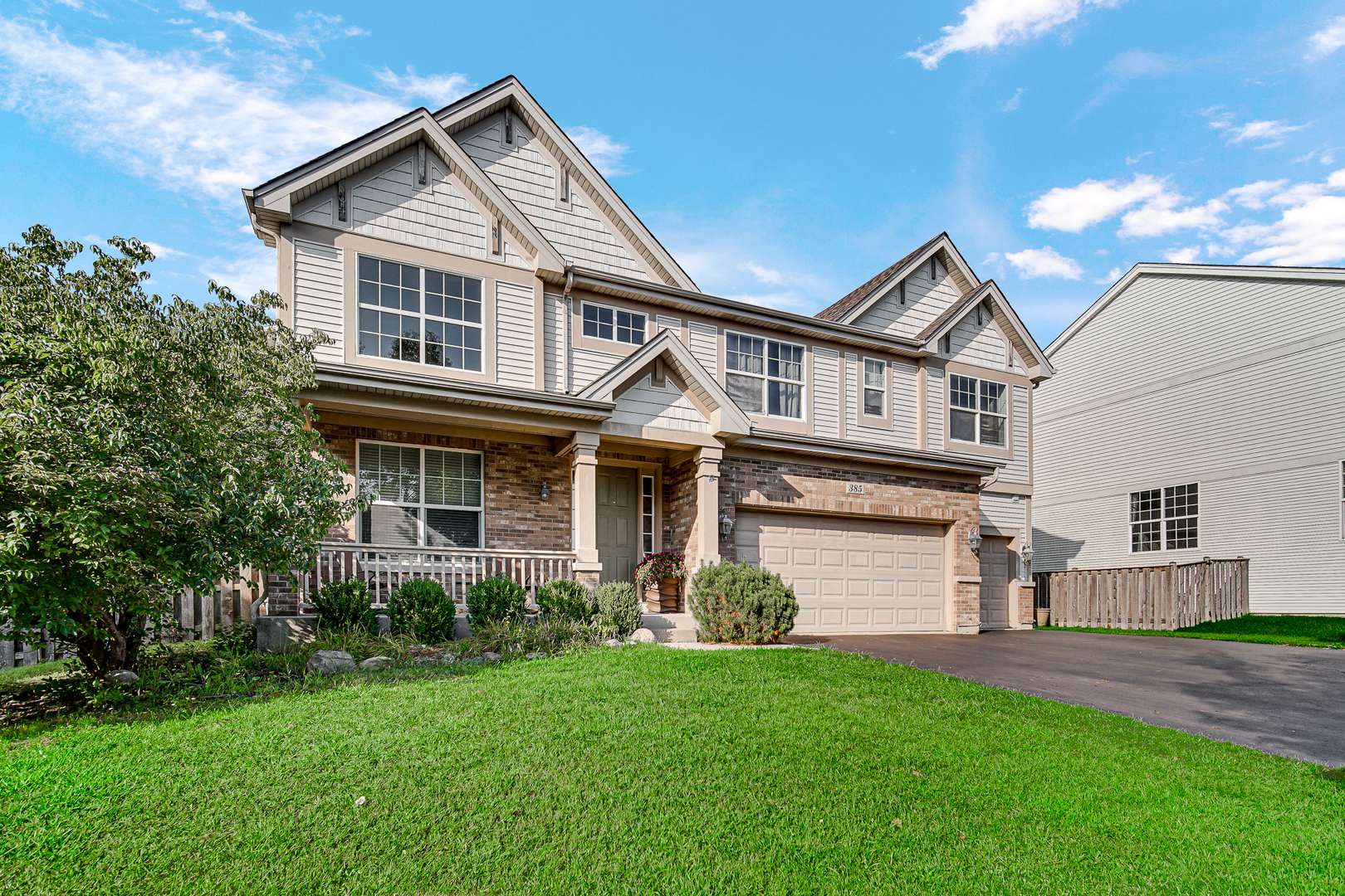 385 Post Oak CIR, West Chicago, IL 60185